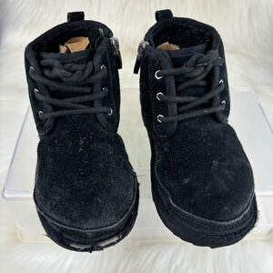 UGG NEUMELL CHUNKY ANKLE KIDS BOOTIES SIZE 12